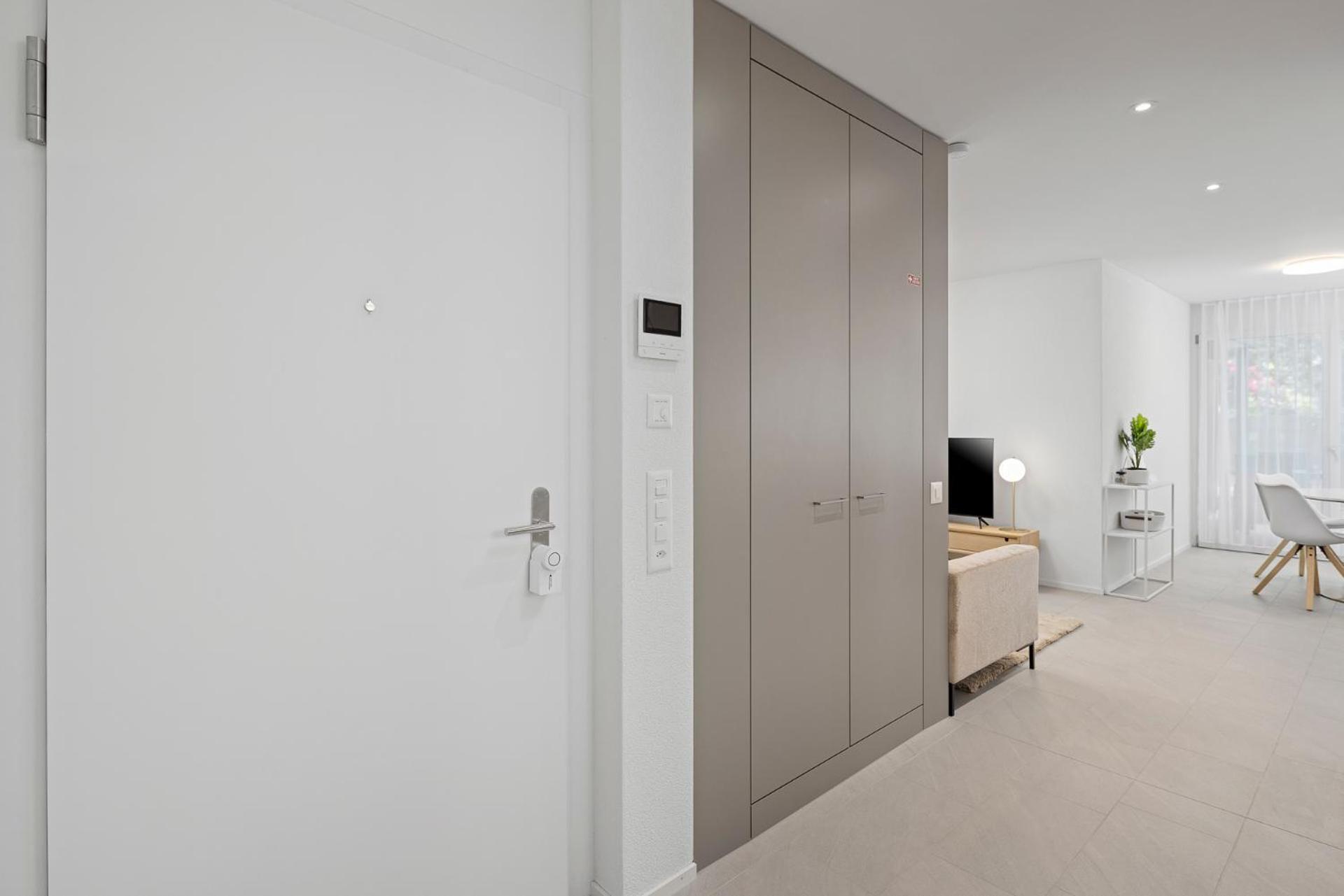 Stayy Flagship Limmattal - Contactless Check-In Schlieren Extérieur photo